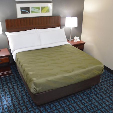 Quality Inn & Suites Dublin Exterior photo