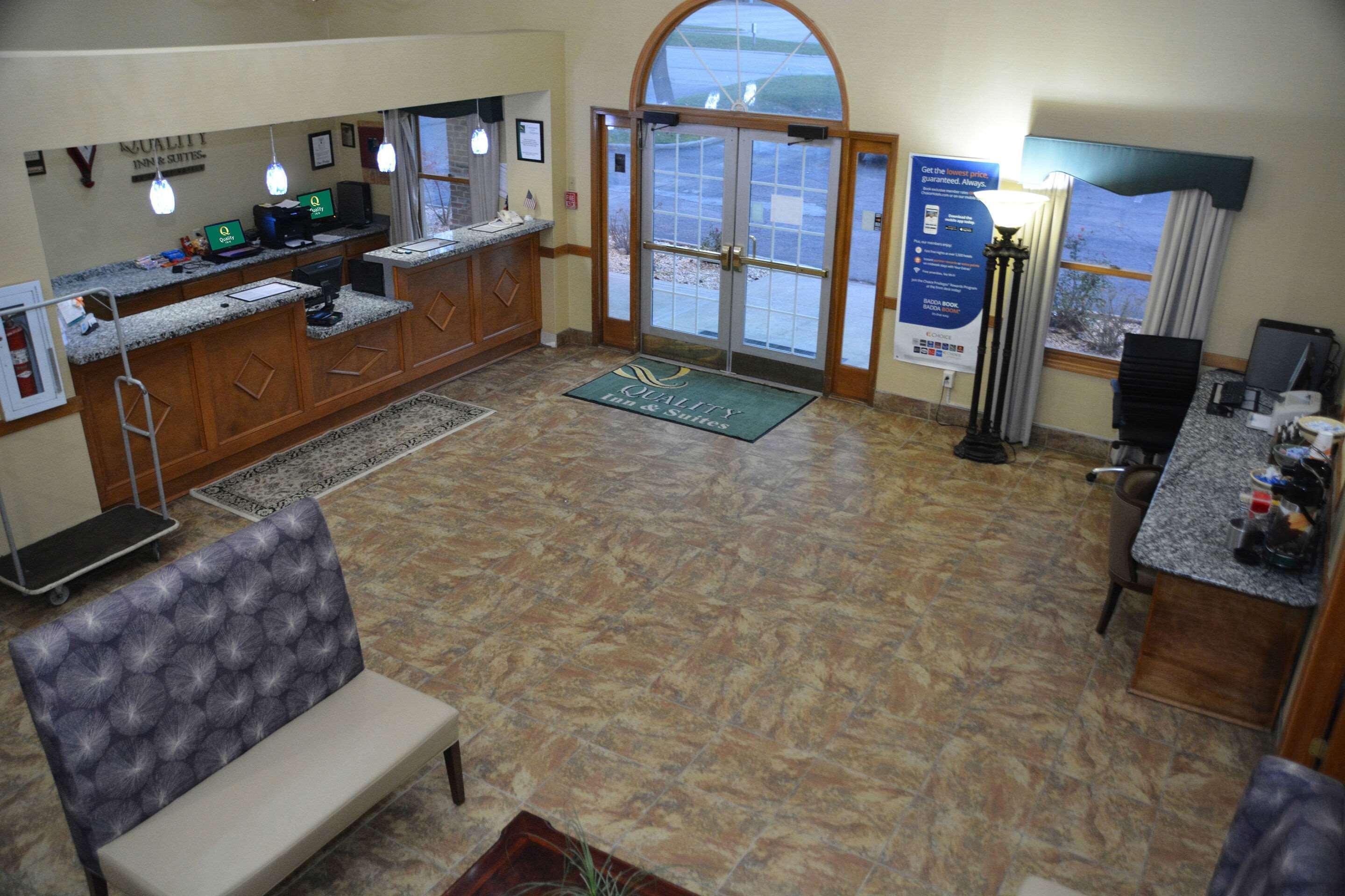 Quality Inn & Suites Dublin Exterior photo